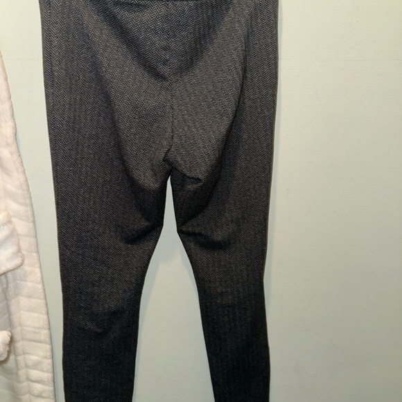Chic Black and Gray Chevron Leggings - Picture 2 of 3